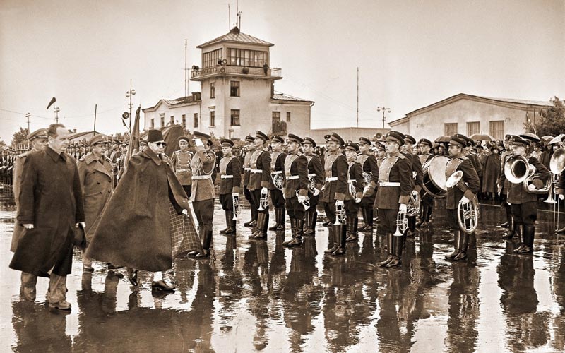 Фото Король Непала в Сталинграде